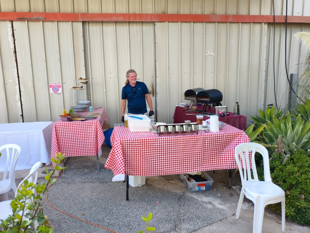 עמדת הפיצה באירוע במשק חקלאי